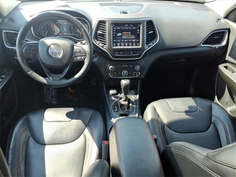 Used 2019 Jeep Cherokee Trailhawk image 4