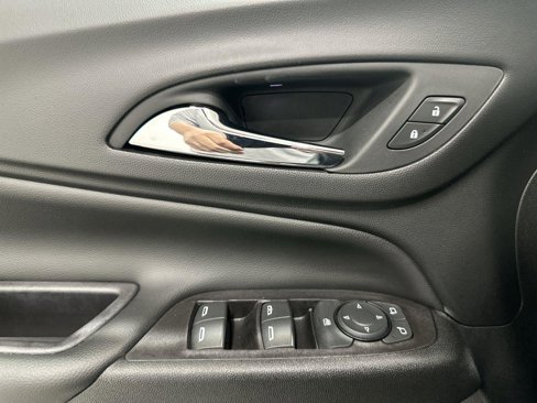 Used 2020 Chevrolet Equinox LT image 22