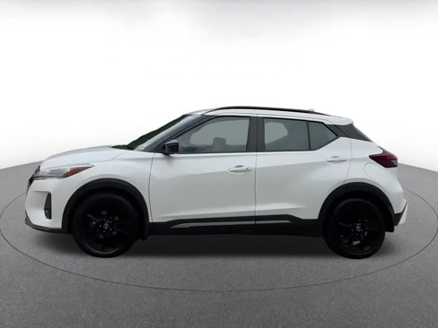 Used 2023 Nissan Kicks SR image 8