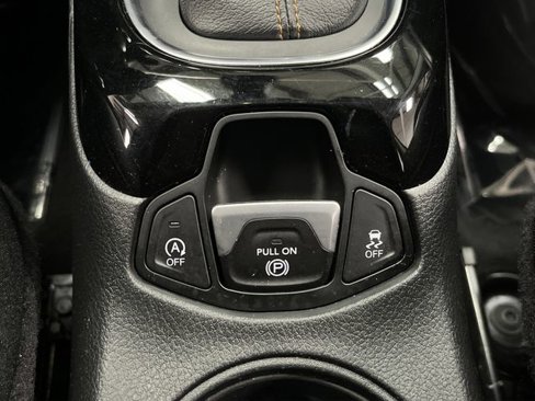 Certified 2018 Jeep Compass Limited w/ Navigation Group image 25