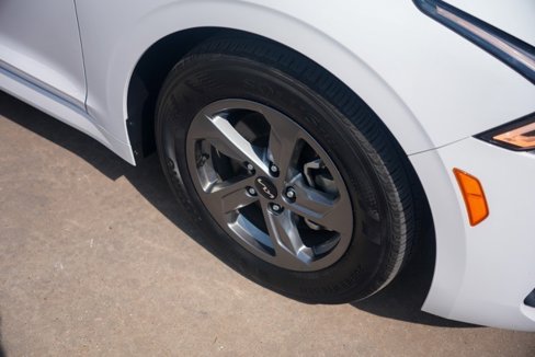 Used 2023 Kia K5 LXS image 10
