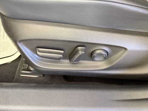Used 2021 Toyota Camry SE image 18