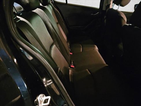 Used 2018 MAZDA MAZDA3 Sport image 18