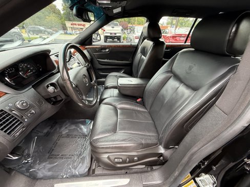 Used 2006 Cadillac DTS w/ Trunk Convenience Package image 21