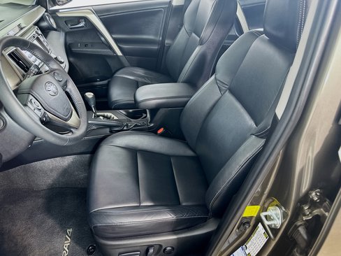 Used 2015 Toyota RAV4 Limited image 24