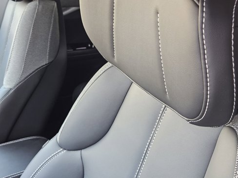 New 2025 Cadillac Optiq Luxury 1 image 26