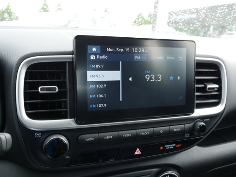 New 2025 Hyundai Venue SE image 24