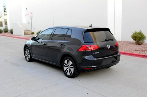 Used 2016 Volkswagen e-Golf SE image 7
