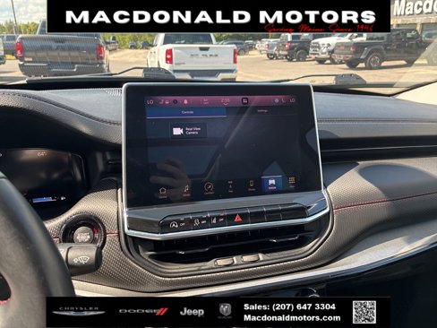 Used 2022 Jeep Compass Trailhawk w/ Trailhawk Elite Group image 14
