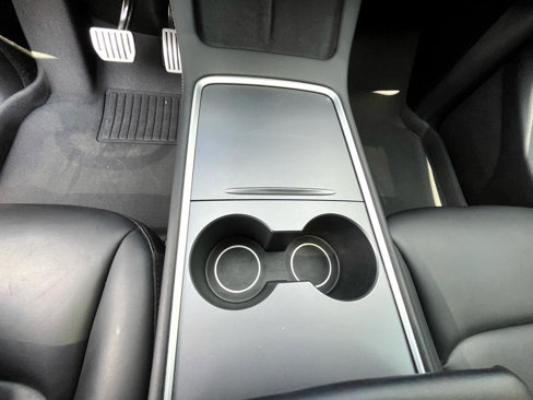Used 2021 Tesla Model Y Performance image 34