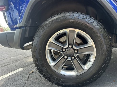 Used 2020 Jeep Wrangler Unlimited Sahara image 31