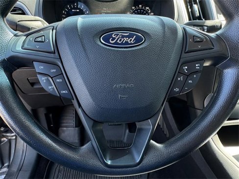 Used 2017 Ford Edge SE image 19