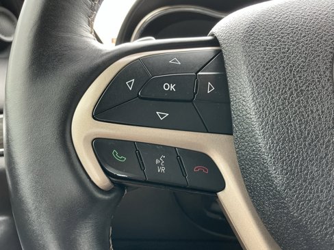 Used 2015 Jeep Grand Cherokee Overland w/ Advanced Technology Group image 53