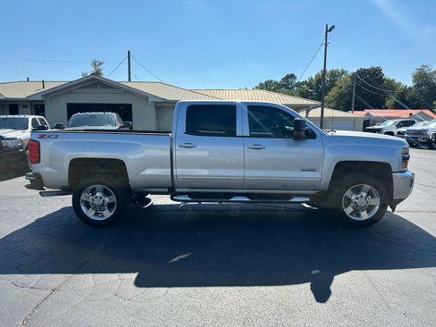 Used 2019 Chevrolet Silverado 2500 LT w/ Texas Edition image 4