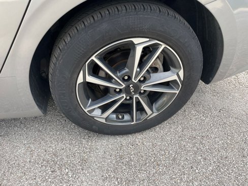 Used 2024 Kia Forte LXS image 28