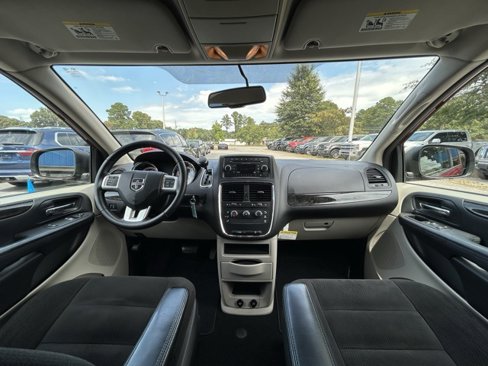 Used 2015 Dodge Grand Caravan American Value Package w/ UConnect Hands-Free Group image 17