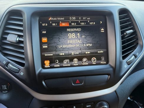 Used 2016 Jeep Cherokee 75th Anniversary image 10