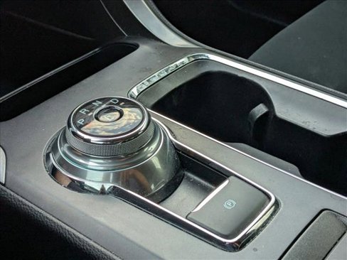 Used 2020 Ford Fusion SE image 11