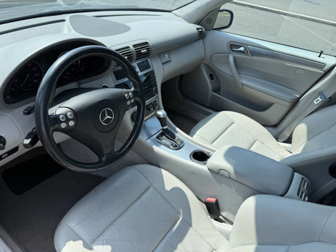 Used 2006 Mercedes-Benz C 230 Sedan w/ Sunroof Pkg image 12