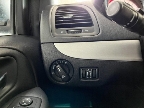Used 2017 Dodge Grand Caravan GT image 2