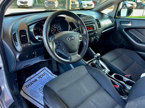 Used 2017 Kia Forte LX image 11
