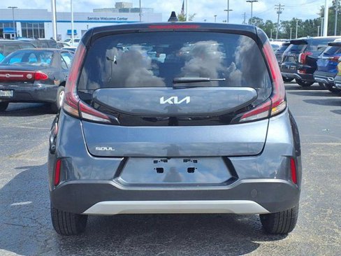 Used 2023 Kia Soul LX image 5