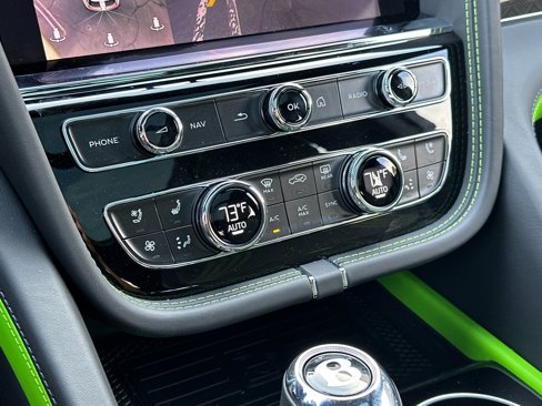 New 2025 Bentley Bentayga image 24