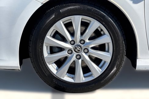 Certified 2020 Toyota Camry LE image 10