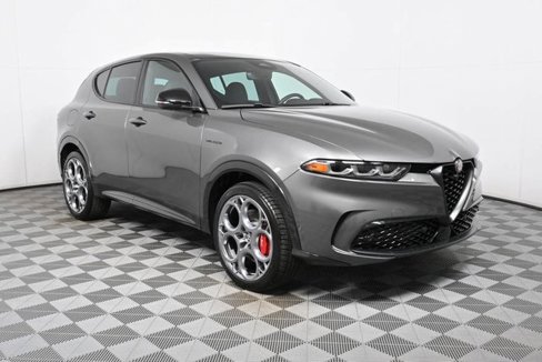New 2024 Alfa Romeo Tonale Veloce image 3