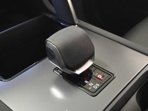 Certified 2025 Land Rover Discovery Sport S image 36