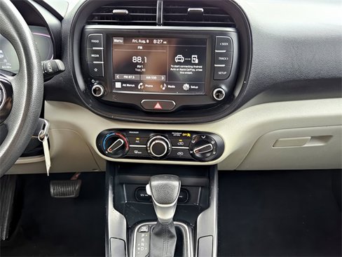 Used 2023 Kia Soul LX image 18