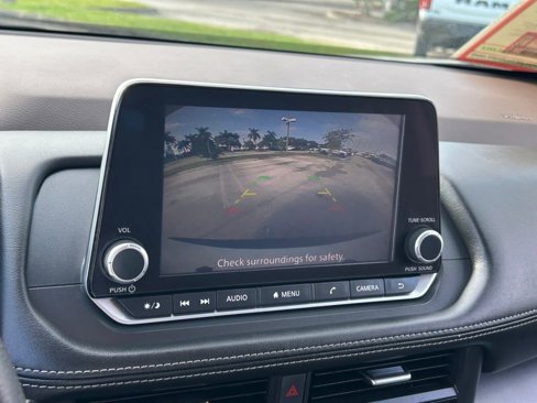 Used 2023 Nissan Rogue SV image 14