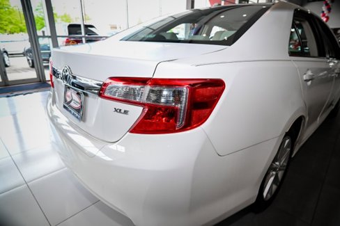 Used 2013 Toyota Camry image 11