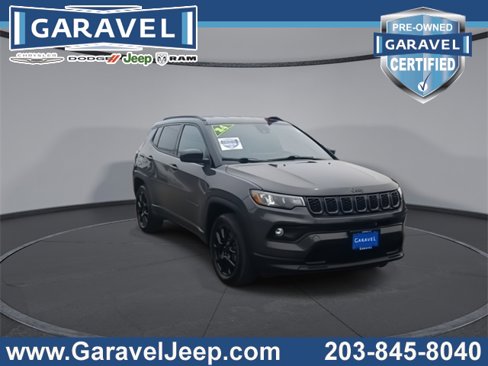 Used 2024 Jeep Compass Latitude w/ Convenience Group image 2