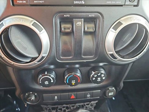 Used 2014 Jeep Wrangler Rubicon w/ Power Convenience Group image 14