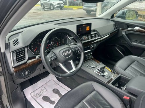 Used 2020 Audi Q5 2.0T Premium image 3