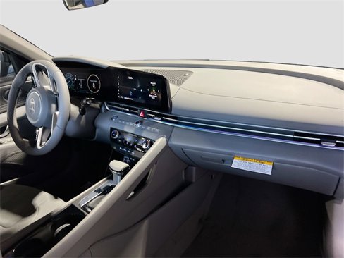 New 2025 Hyundai Elantra SEL image 27