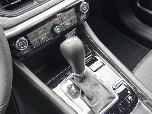 New 2025 Jeep Compass Latitude image 18