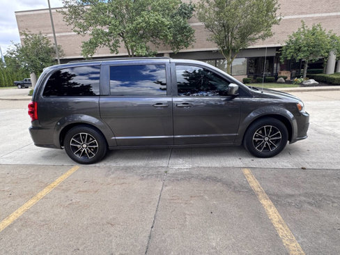 Used 2018 Dodge Grand Caravan SE image 9