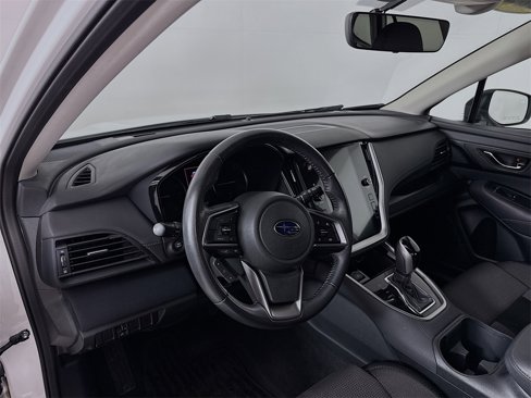 Used 2022 Subaru Outback Premium image 9