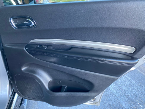 Used 2017 Dodge Durango SXT w/ 3rd Row Seating Group image 38
