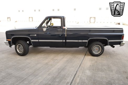 Used 1987 GMC Sierra 1500 4x4 Regular Cab image 2
