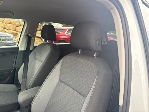 Used 2020 Volkswagen Tiguan S image 11