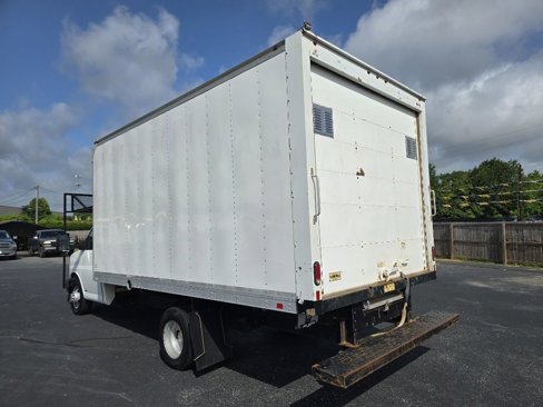 Used 2019 Chevrolet Express 3500 image 3