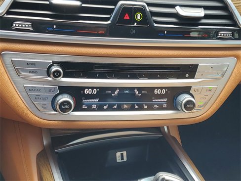 Used 2016 BMW 740i image 26