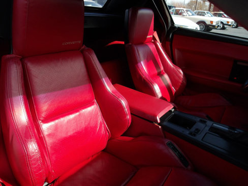 Used 1988 Chevrolet Corvette Convertible image 16