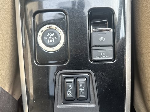 Used 2018 Mitsubishi Outlander SEL image 16