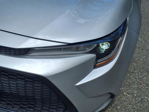 Used 2022 Toyota Corolla LE image 3