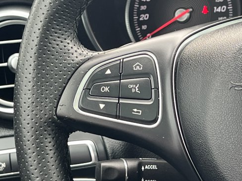 Used 2018 Mercedes-Benz GLC 300 image 32