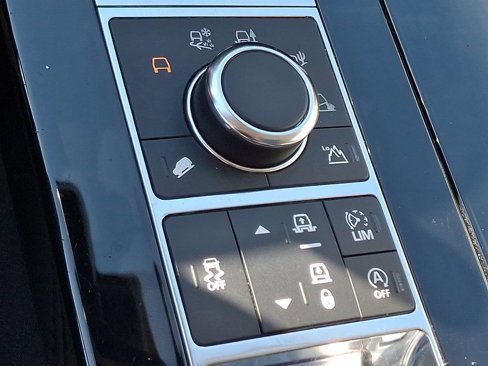 Used 2017 Land Rover Discovery HSE image 27
